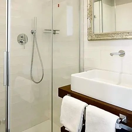 Antica Leonardo Hotel 3*