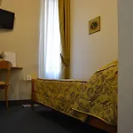 Antica Leonardo Milan